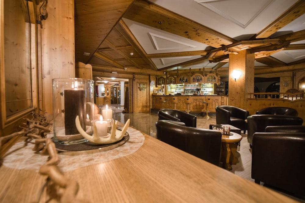Tevini Dolomites Charming Hotel Commezzadura Eksteriør bilde