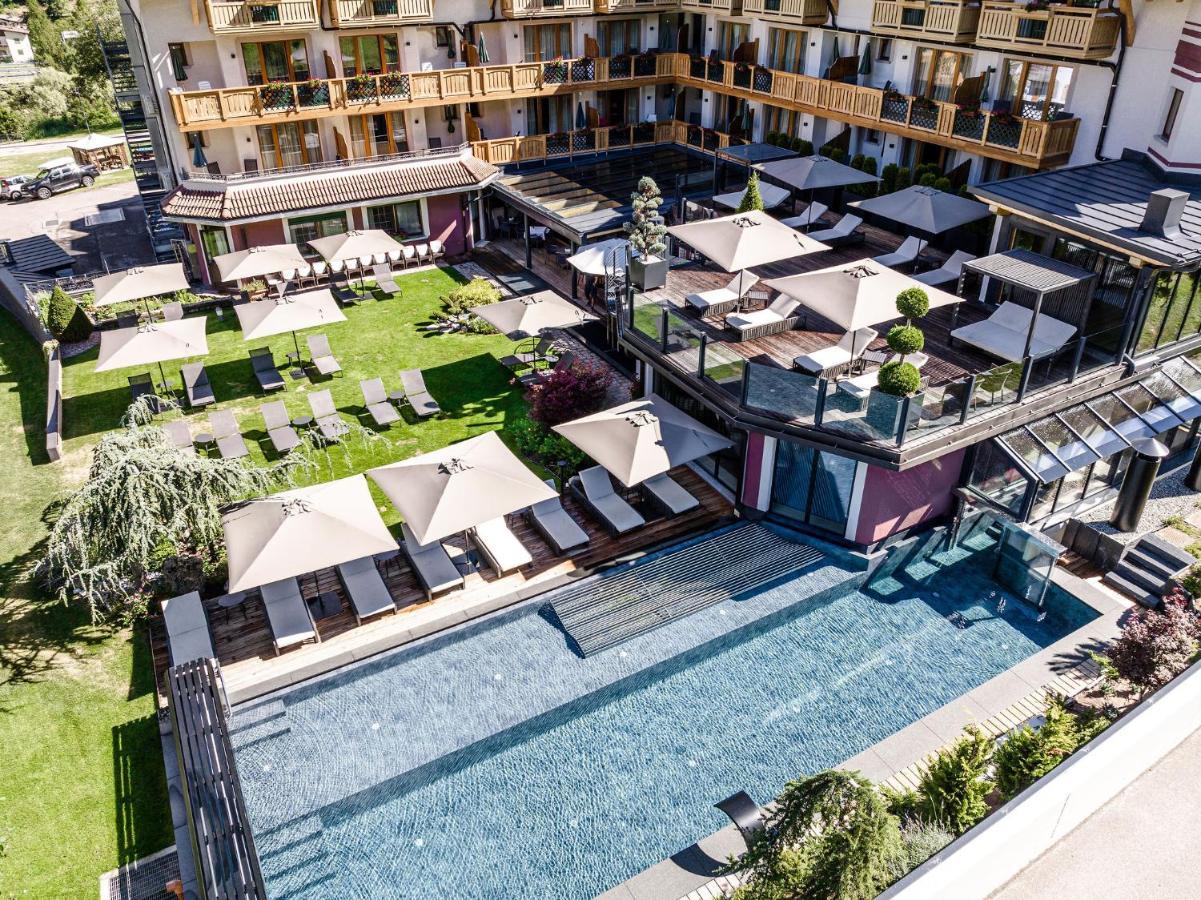 Tevini Dolomites Charming Hotel Commezzadura Eksteriør bilde