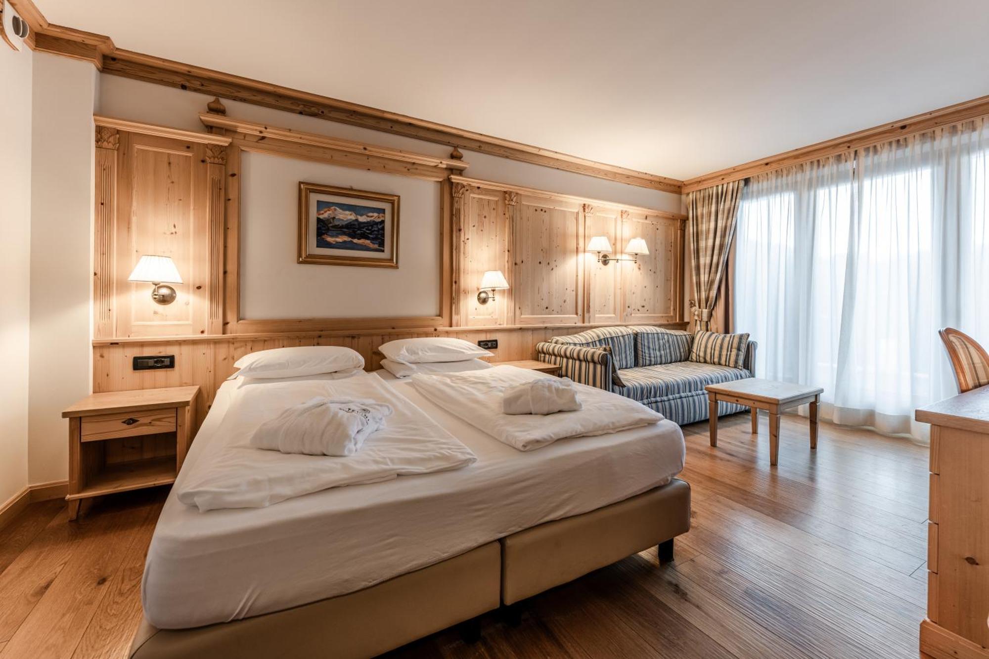 Tevini Dolomites Charming Hotel Commezzadura Eksteriør bilde