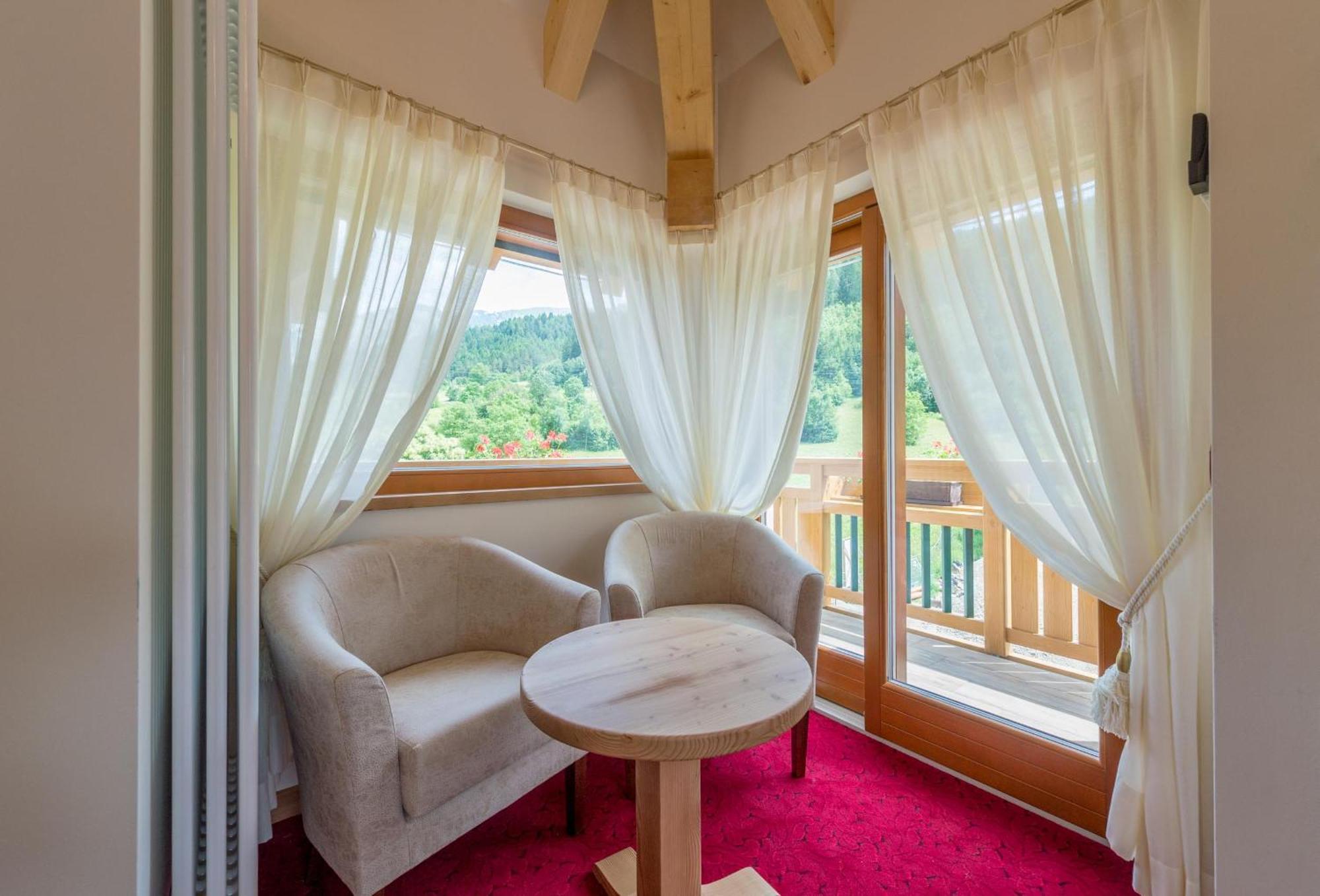 Tevini Dolomites Charming Hotel Commezzadura Rom bilde