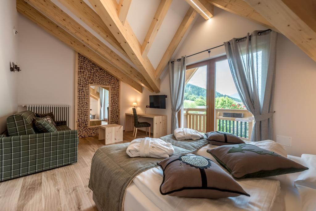 Tevini Dolomites Charming Hotel Commezzadura Rom bilde